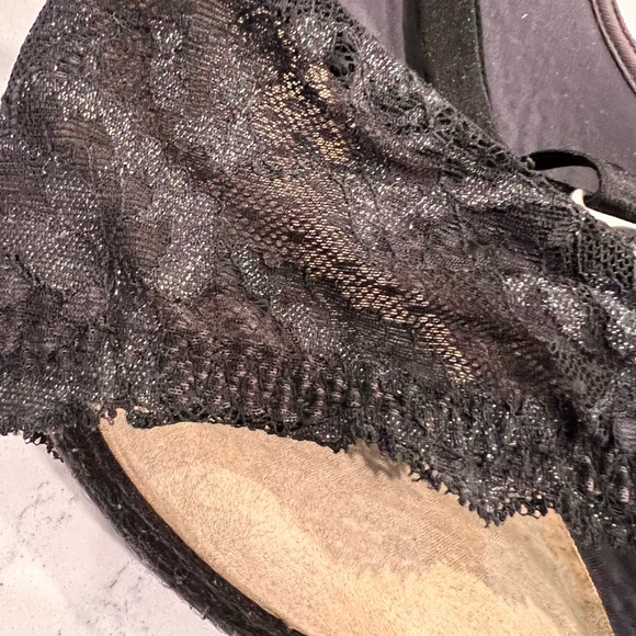 VICTORIA’S SECRET - BIOFIT black lace bra - 34DD - Picture 12 of 12